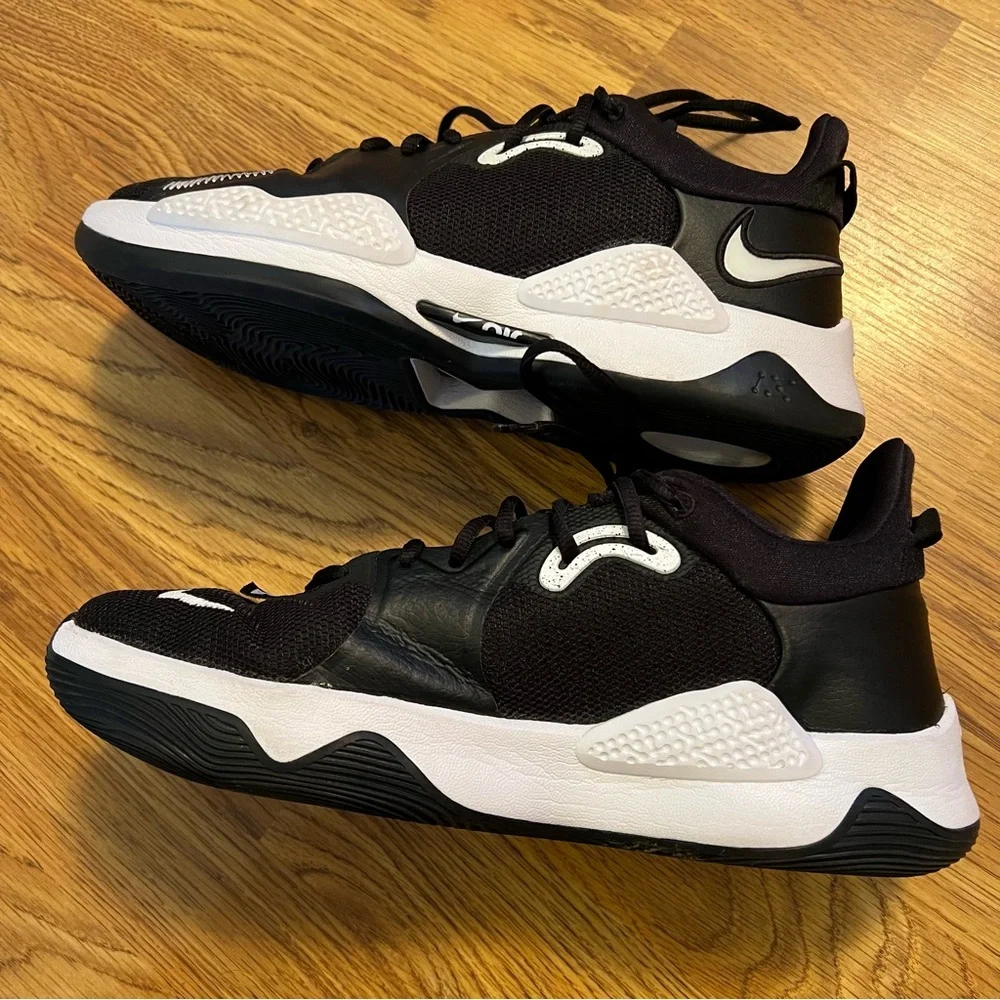 Nike Black and White Casual basketball Sneakers